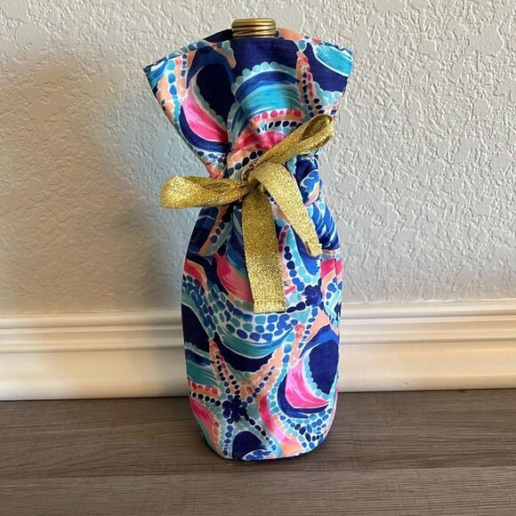 Lilly Pulitzer Wine Sleeve - Picture 1 of 4